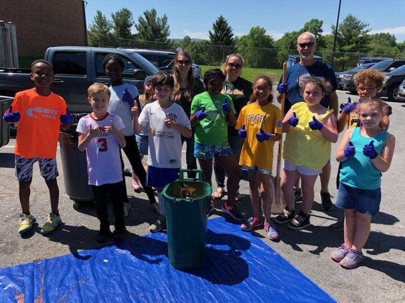 Mrs_DV3's tweet photo. Finally got our Green Team together to complete a waste sort. @MOES_Principal  #oneteamoneplanet #protectingouroceans https://t.co/PXcnS99IBq