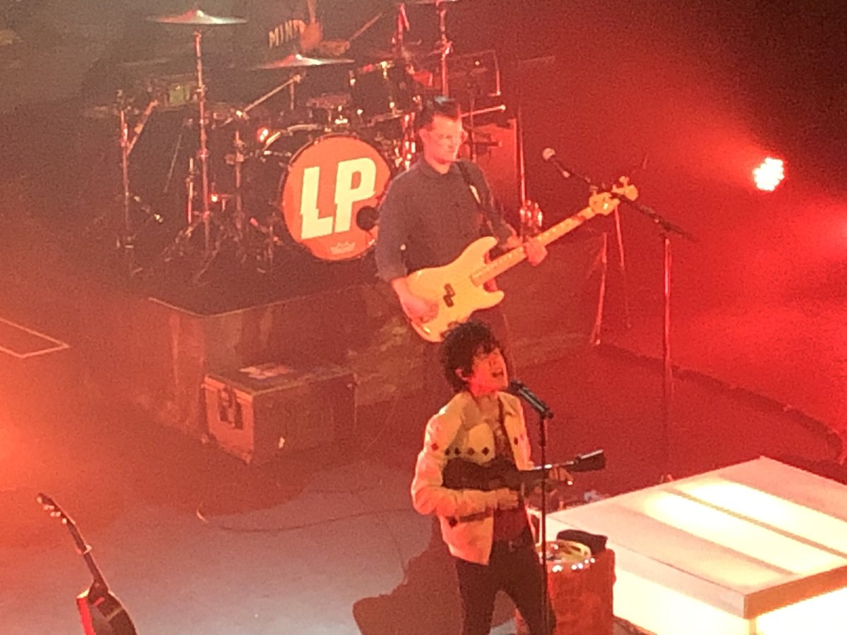 Stunning voice <a href="/iamlp/">LP</a>