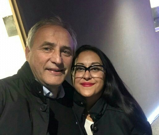 HectorBaldassi's tweet photo. Celeste tiene 27 años, es de Villa Allende y una gran mamá. Hoy le entregué el Premio Joven Empresario Argentino de CAME en @DiputadosAR. Sus viandas saludables ayudan a las personas a superarse y mejorar su salud ¡Todos los éxitos! https://t.co/g1OxmSegiH