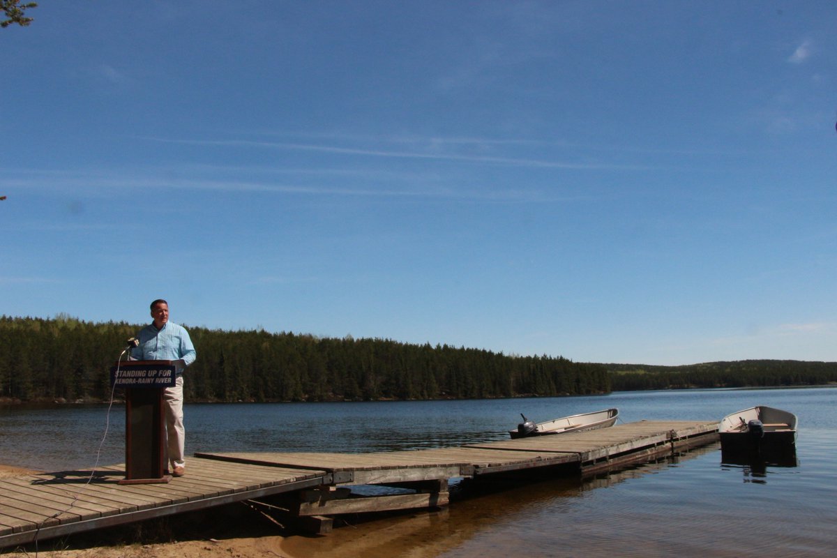 So glad to tour <a href="/GregRickford/">Greg Rickford</a> around our site as Ontario announces ongoing commitment for our research.

You almost seem to be considering a career in science?