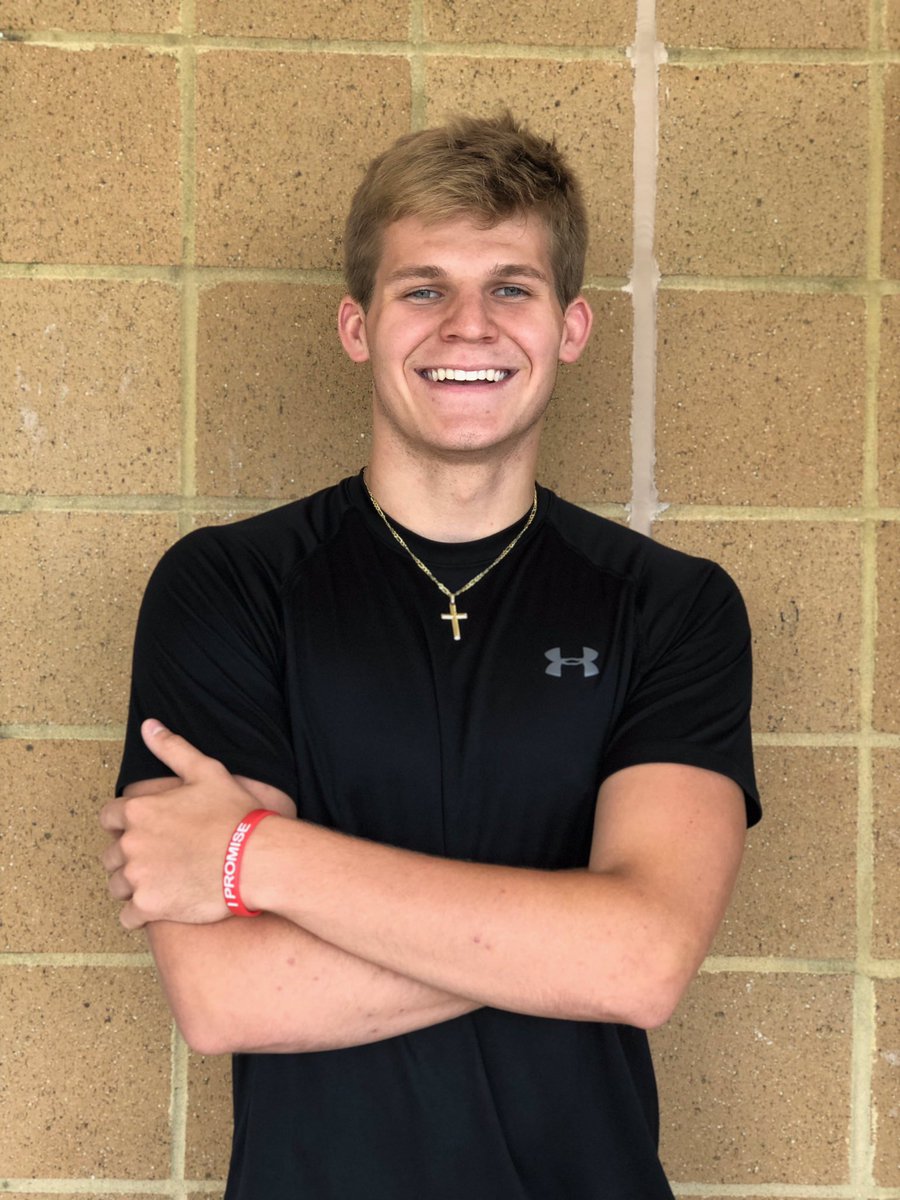 GHHSClassof2019's tweet photo. Contestant #9 The guys call him Willie but the girls can call him tonight. His hearts as big as his Star Wars obsession...huge. The only contestant who can reference any Drake lyric to any song but can’t reference any quote from the book he’s “reading” in English. https://t.co/o0CY1GTdTb