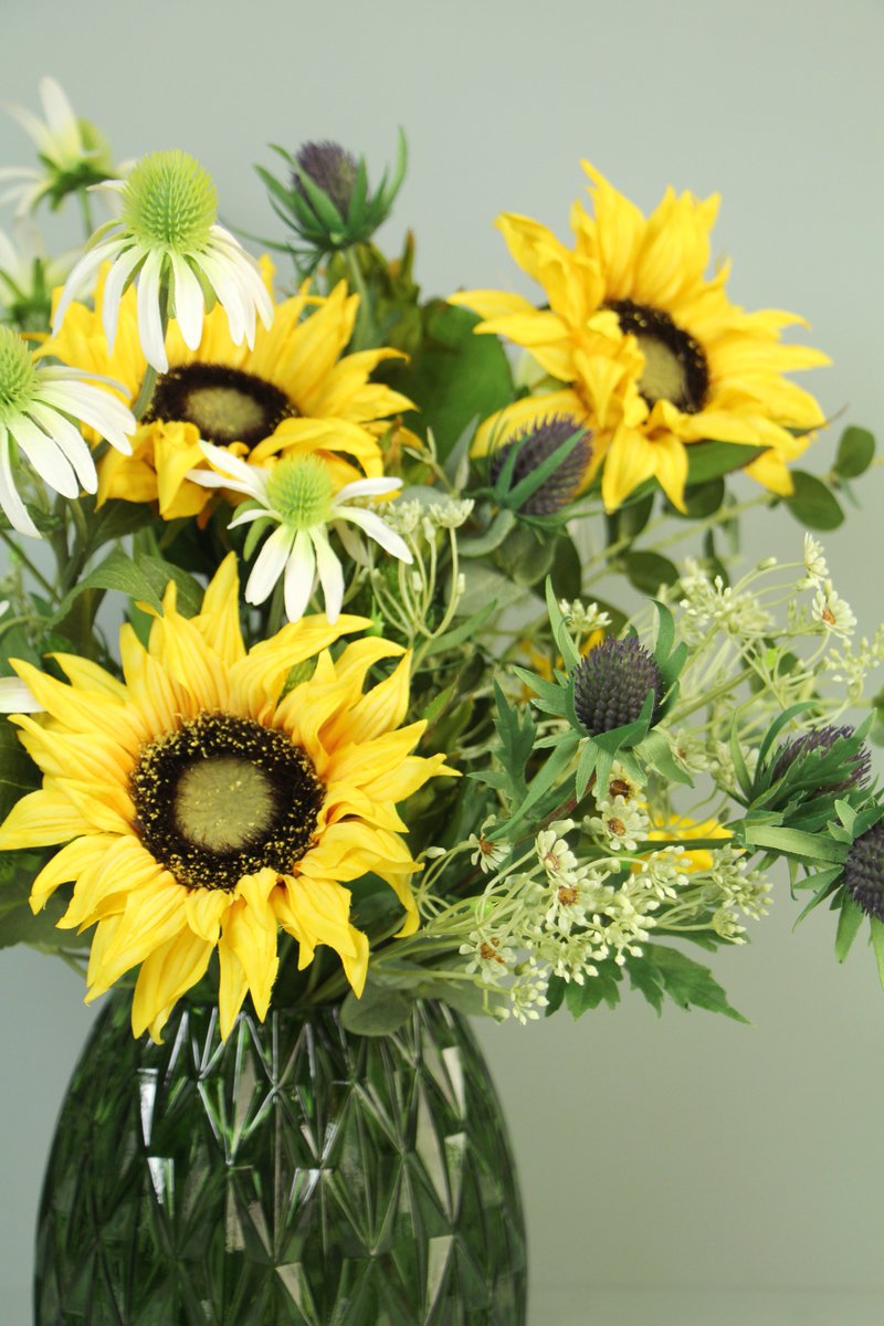 thecontemphome's tweet photo. The Chelsa Flower Show is in full bloom and we're feeling inspired! Create these long lasting beautiful #bouquets with our faux #flowers 🌻🌼🌿 #chelseaflowershow 

https://t.co/y3zztlMdch https://t.co/AtNiv0mOf7