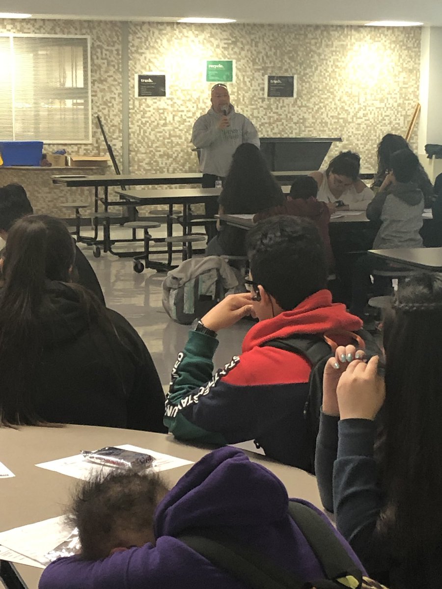 EU_LeadersClub's tweet photo. Mr Galarza making sure we avoid summeritis and flojoitis so we can be on our A game for Oasis summer camp! Thanks for the words of wisdom! #sisepuede #WeAreEG https://t.co/e2M3zZ1ifi