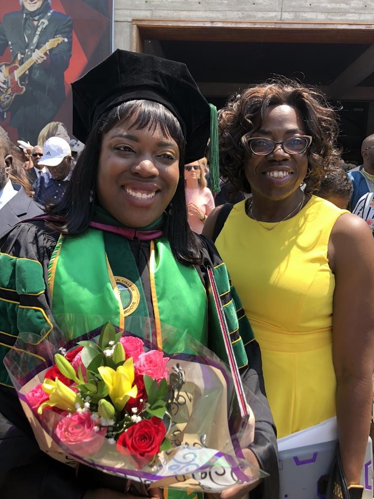 AngelaGreenCl's tweet photo. Doctor of Medicine!! Now residency!! https://t.co/GoNFkCoTqE