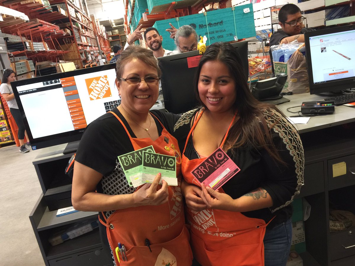 Celebrating our associates for there amazing customer service. @shandra_hunt <a href="/TonjaBarnicle/">Tonja Barnicle</a> @thdsaltarelli
