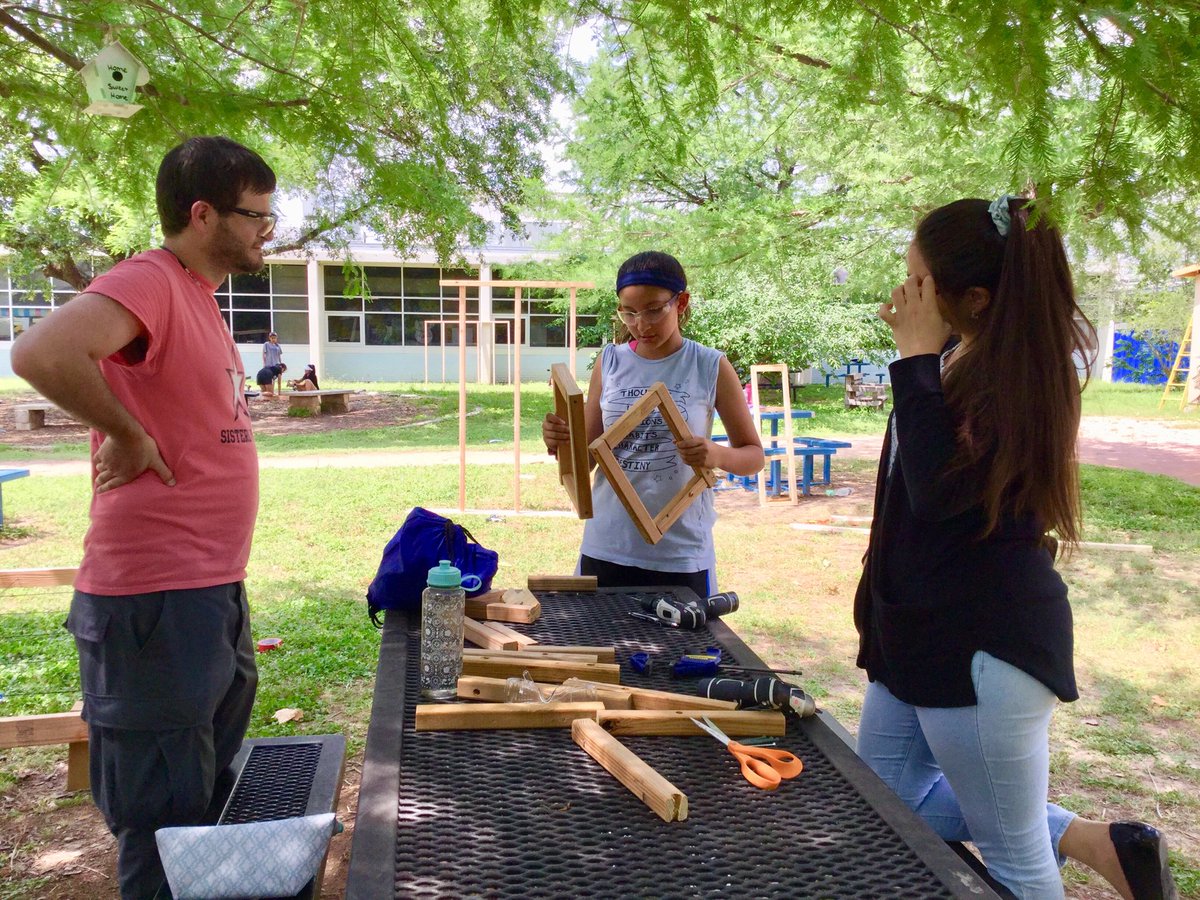 ArsRopes's tweet photo. Thank you for the helping hands!🙏🏽😁 #AISDproud #willyousurrive #MakerEd #teamzombie #StarsSmart #girlswhobuild #STEAM https://t.co/2anwDJJHTw