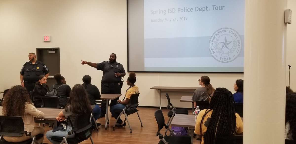 devhammel's tweet photo. @SpringISD @TeachSpring @Spring_ISD_PD @cwhs_springisd Ms. Collins'  9th/10th law scholars touring new PD https://t.co/HSBg18rADN