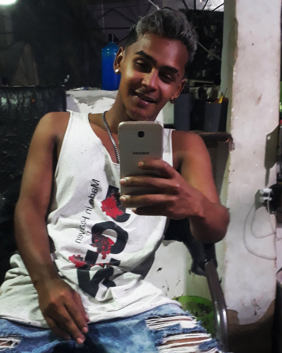 zecacortes's tweet photo. - O mal "Se alimenta" dos fracos, porque teme os fortes.✂💈 https://t.co/FlpNAoNBa3