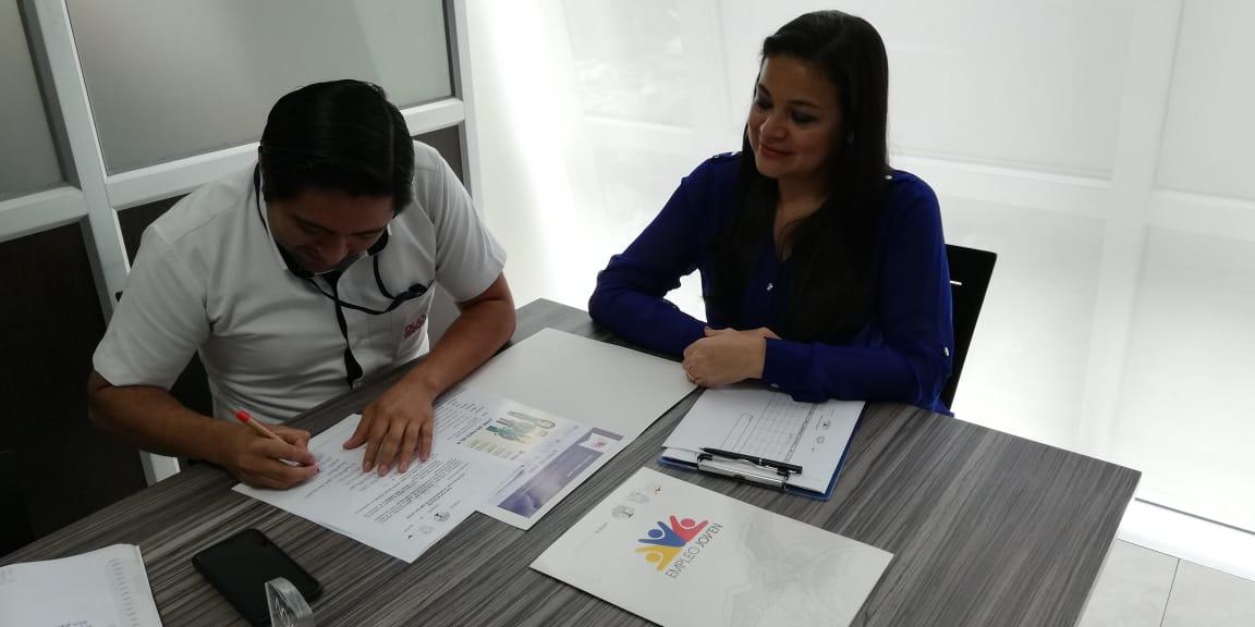 MinTrabajoEc's tweet photo. #MDTGuayaquil | Buscamos aliados estratégicos que deseen apostar por la inserción laboral juvenil a través de nuestro Proyecto #EmpleoJovenEC, hoy visitamos las empresas #DuoCell y @AgrobanEC.

Director Regional - @SixtoGamboa1 https://t.co/NPw0UkmmpI