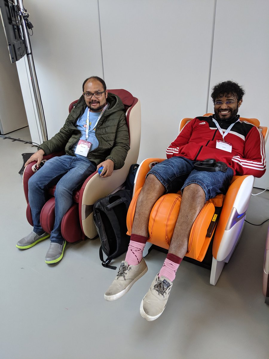 ioana_cis's tweet photo. Hard life for speakers at #devtalksro #cluj.. @trishulgoel & @wmsbill enjoying some break time before the talks started.. 💆🏼♂️💆 https://t.co/pI9pBhnwUz