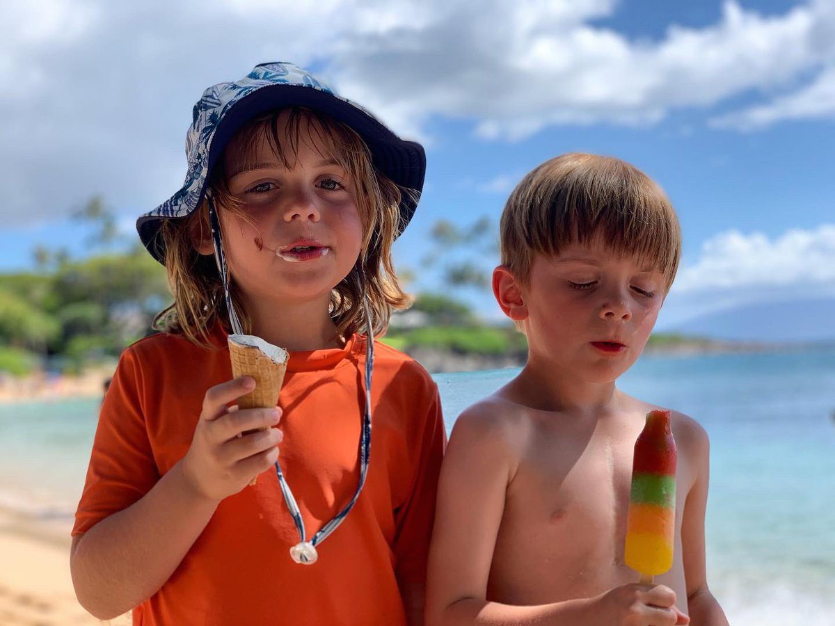 kyle_newman's tweet photo. Ice Cream Crew. 2019 edition. 🍦 #JamesKnight #LeoThames #swipe #Maui #Hawaii 🌸🐠🐬🌊🏄🏼♂️🌋 https://t.co/8ud73wqwRn