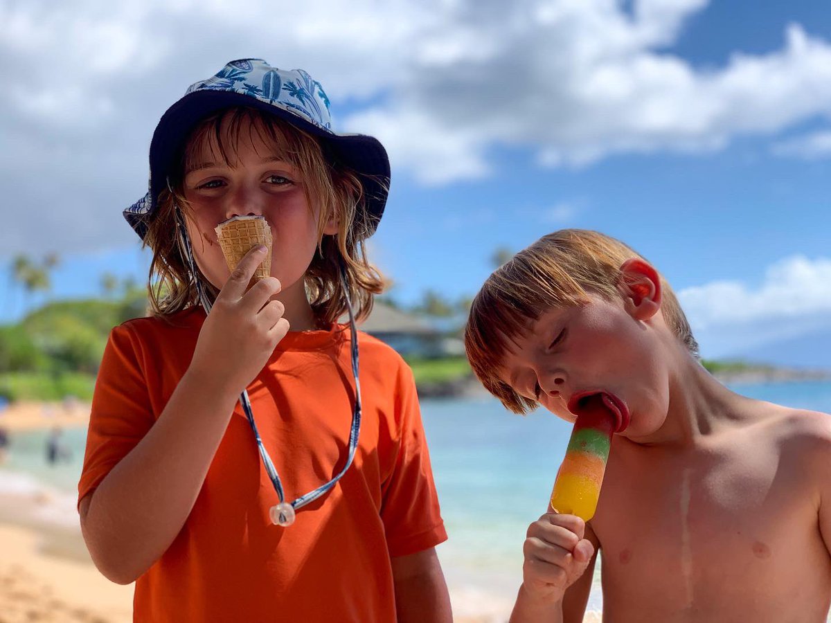 kyle_newman's tweet photo. Ice Cream Crew. 2019 edition. 🍦 #JamesKnight #LeoThames #swipe #Maui #Hawaii 🌸🐠🐬🌊🏄🏼♂️🌋 https://t.co/8ud73wqwRn