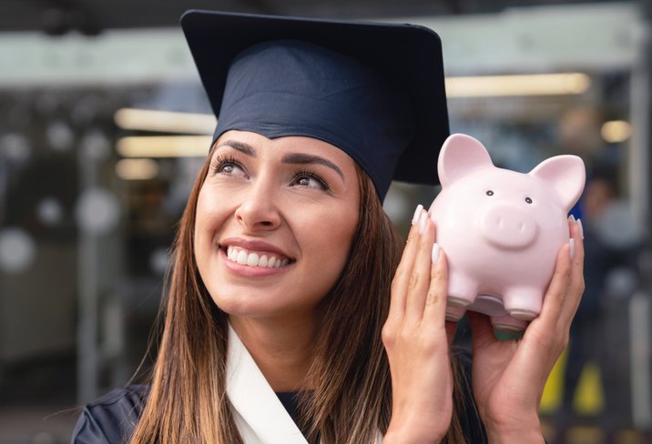 KnowWhatCounts's tweet image. If you&apos;re a recent college grad, you&apos;ll be entering the job market and starting your career. The OSCPA offers these tips to build a strong financial foundation. #KnowWhatCounts ow.ly/2dum50ulHj3