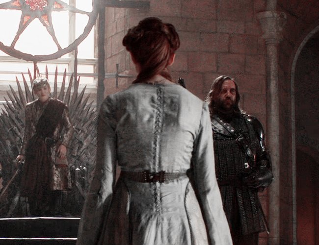 odairannies's tweet photo. sansa's hairstyles usually used to be inspired by others: cersei, margaery, catelyn... and this is so beautiful to me how at her coronation it's just loose and simple because that day was only about her. now she's her own person, with her own achievements. a queen in the north https://t.co/D3ByErFJ0V