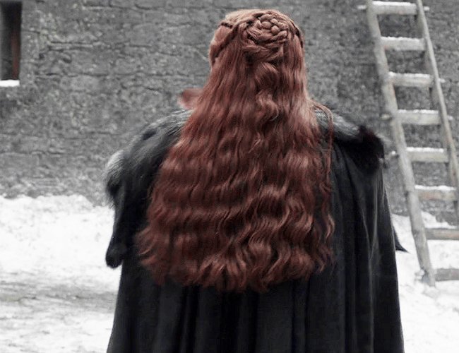 odairannies's tweet photo. sansa's hairstyles usually used to be inspired by others: cersei, margaery, catelyn... and this is so beautiful to me how at her coronation it's just loose and simple because that day was only about her. now she's her own person, with her own achievements. a queen in the north https://t.co/D3ByErFJ0V