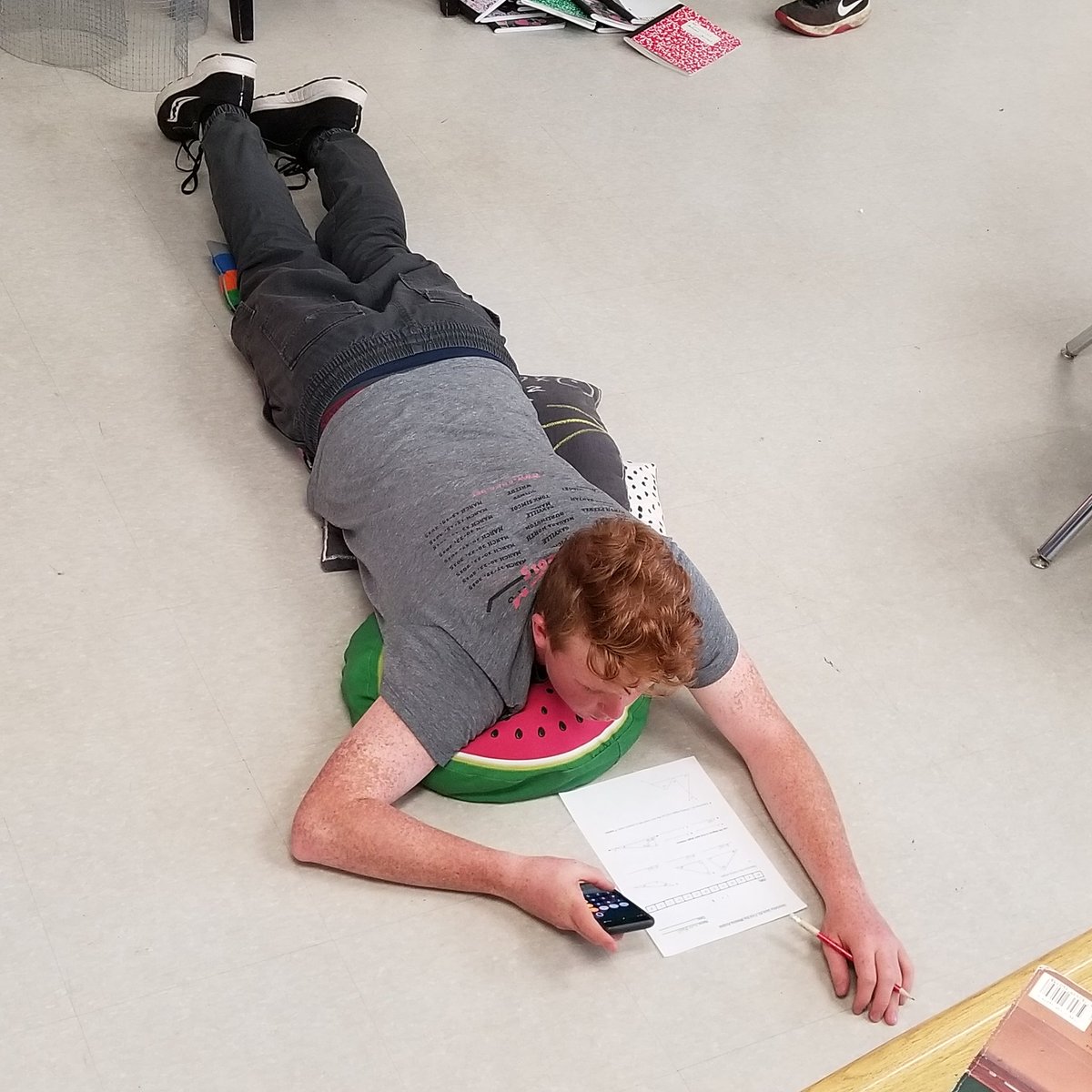 adalysmcdsb's tweet image. Writing a math test in a flexible seating classroom. #flexibleseating #learningincomfort