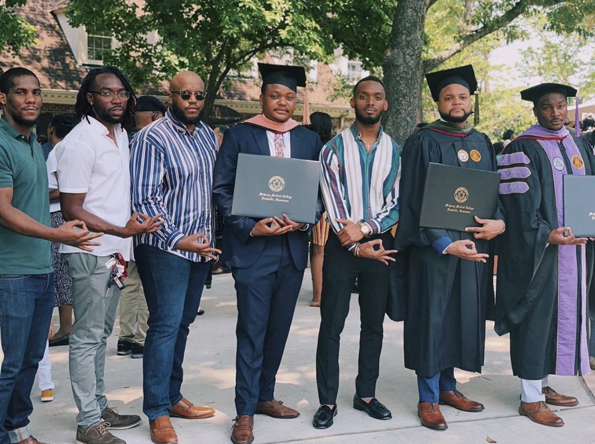 kapsi1911's tweet image. Keep sending your amazing pictures with the hashtag #kappagraduation to be featured on our IG story and twitter page. #yo #achievement