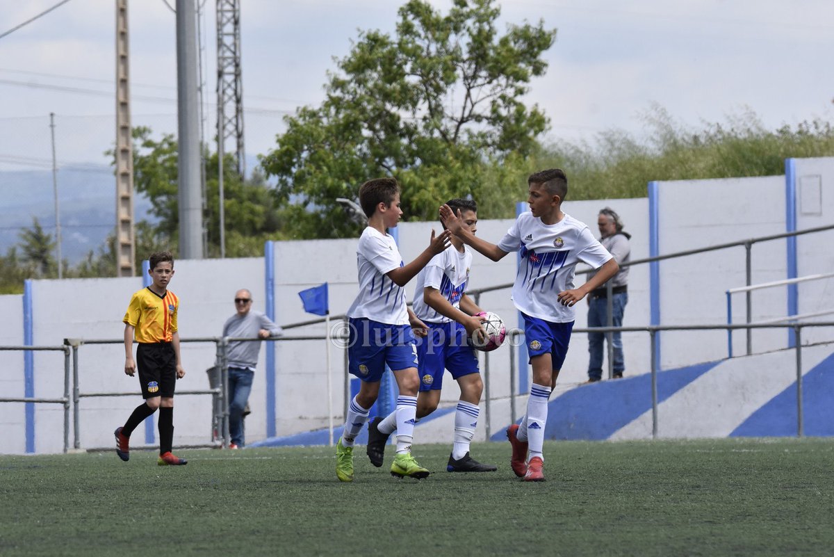 nasticmanresa's tweet photo. 🏆🏆🏆🏆POKER DE COPES!
🙌🏼 El Club es troba en el moment més dolç de la temporada, s’han classificat per jugar la Copa Catalunya:
➡️ Cadet “A” 🆚 @UECORNELLA 
➡️ Infantil “A” 🆚 @CFDamm 
➡️ Aleví “B” 🆚 @CFDamm, @cfreusdeportiu i @UELlagostera 
➡️ Cadet Femení 🆚 @EFPlanadeu https://t.co/xzY3DrvwR5