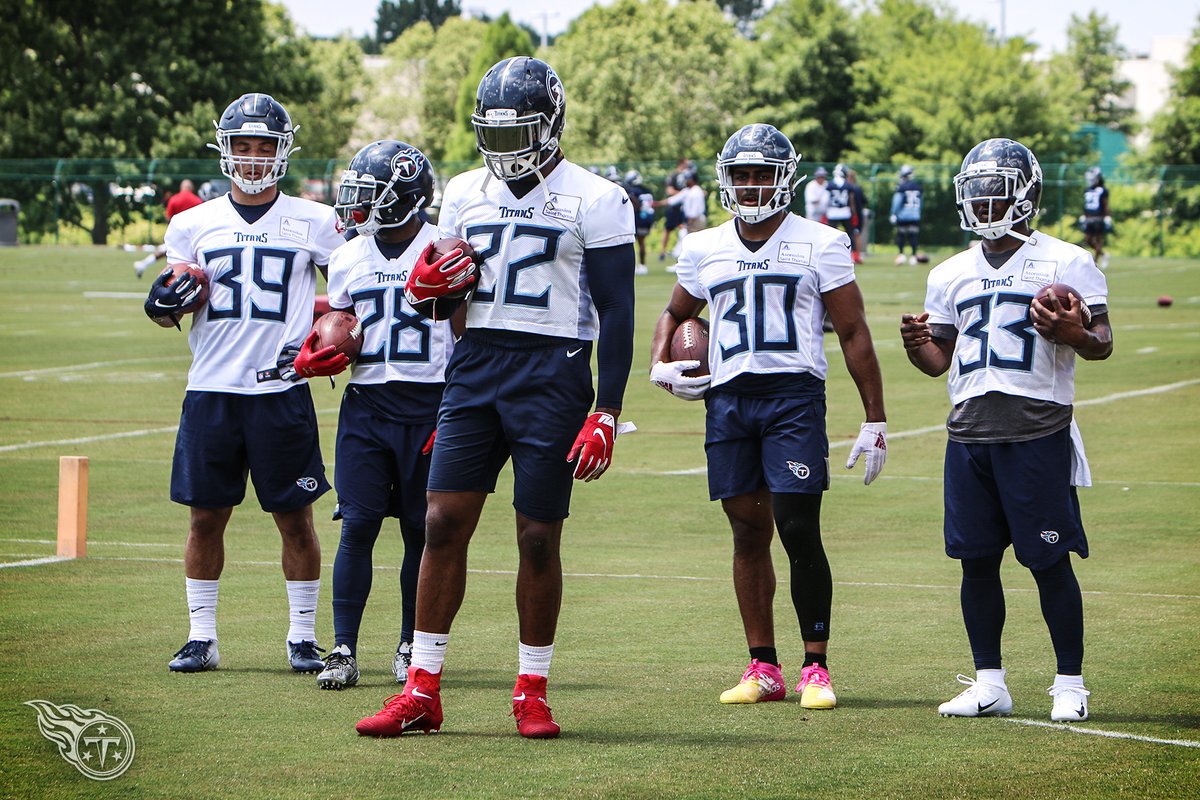YahooSportsNFL's tweet photo. Nobody told Derrick Henry he missed "Take Your Kids To Work Day" by a month? 🤔 #TitanUp https://t.co/vUj0fTJrHt