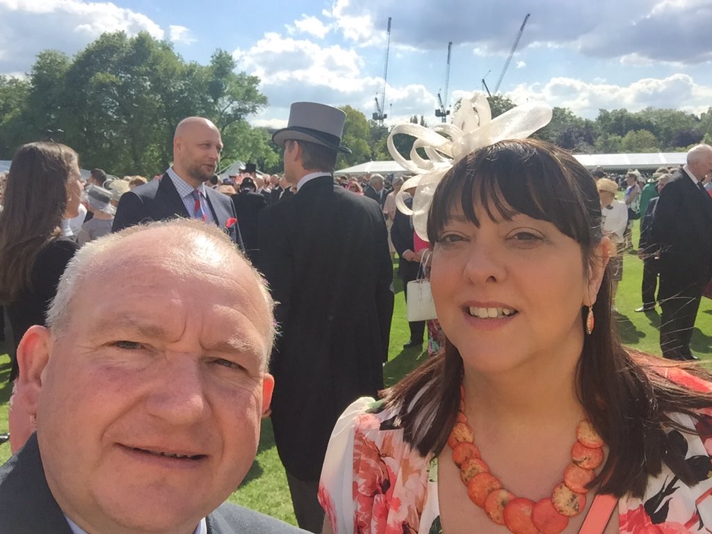ashwood_john's tweet photo. @stephbreakfast Was a beautiful day, hope your mum and yourself enjoyed the day, we certainly did ☀️☀️☀️🍰🍰🍰 https://t.co/fSbvG3UjUO