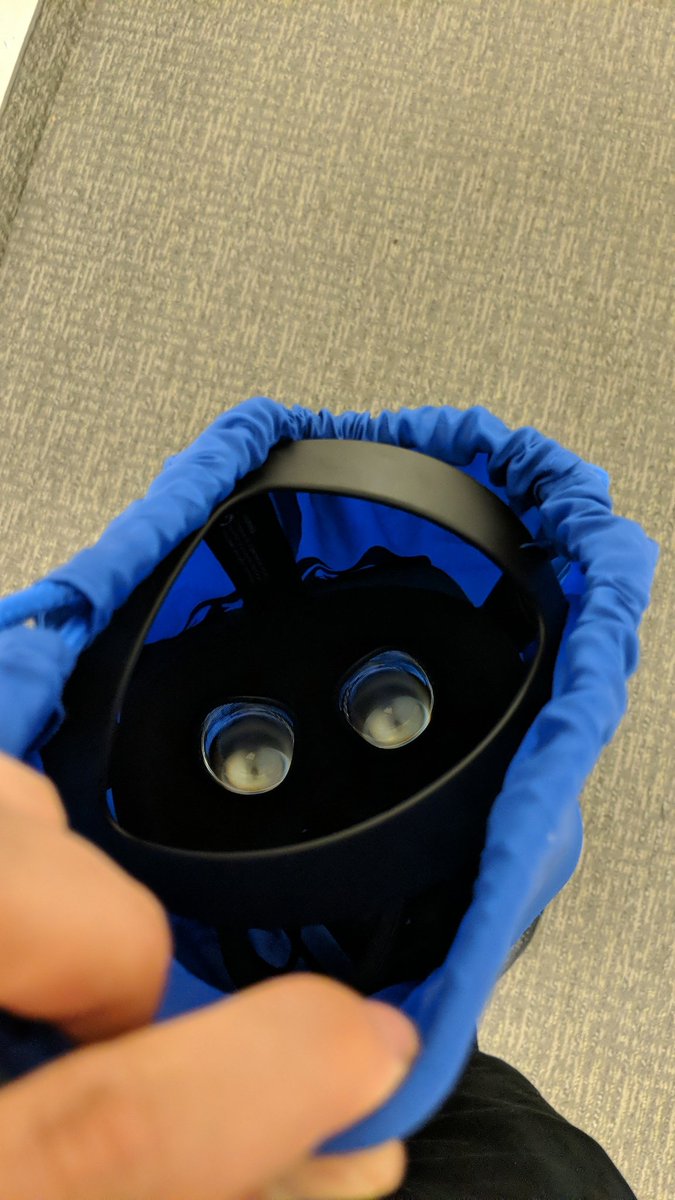 BirdQuestVR's tweet photo. First outing with the newly unboxed #OculusQuest! Completely surreal that 6DOF #VR has become so portable https://t.co/7GsdluVDsP