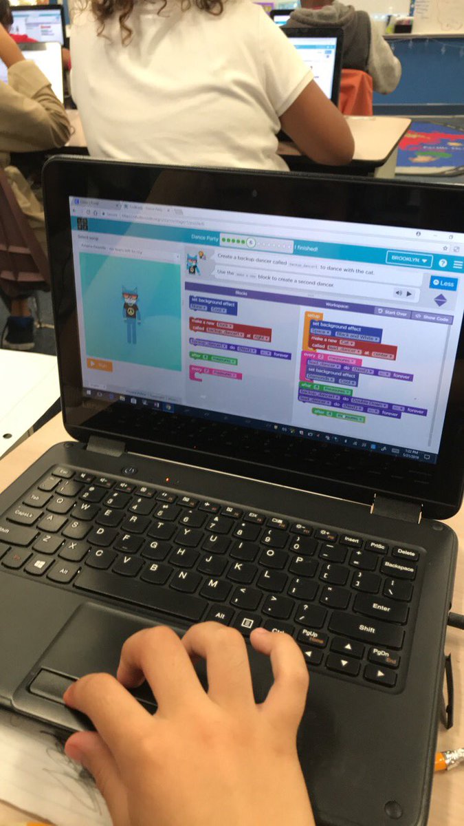 Ms_C_Rodriguez's tweet photo. Today was an adventurous day ✨Students raced to escape the fourth grade through a OneNote escape room, coded their own dance party, and observed live animals! 💻💛 @TamGranger @CannellaElem @HCPSArea2 https://t.co/RDmH9Qs5XD