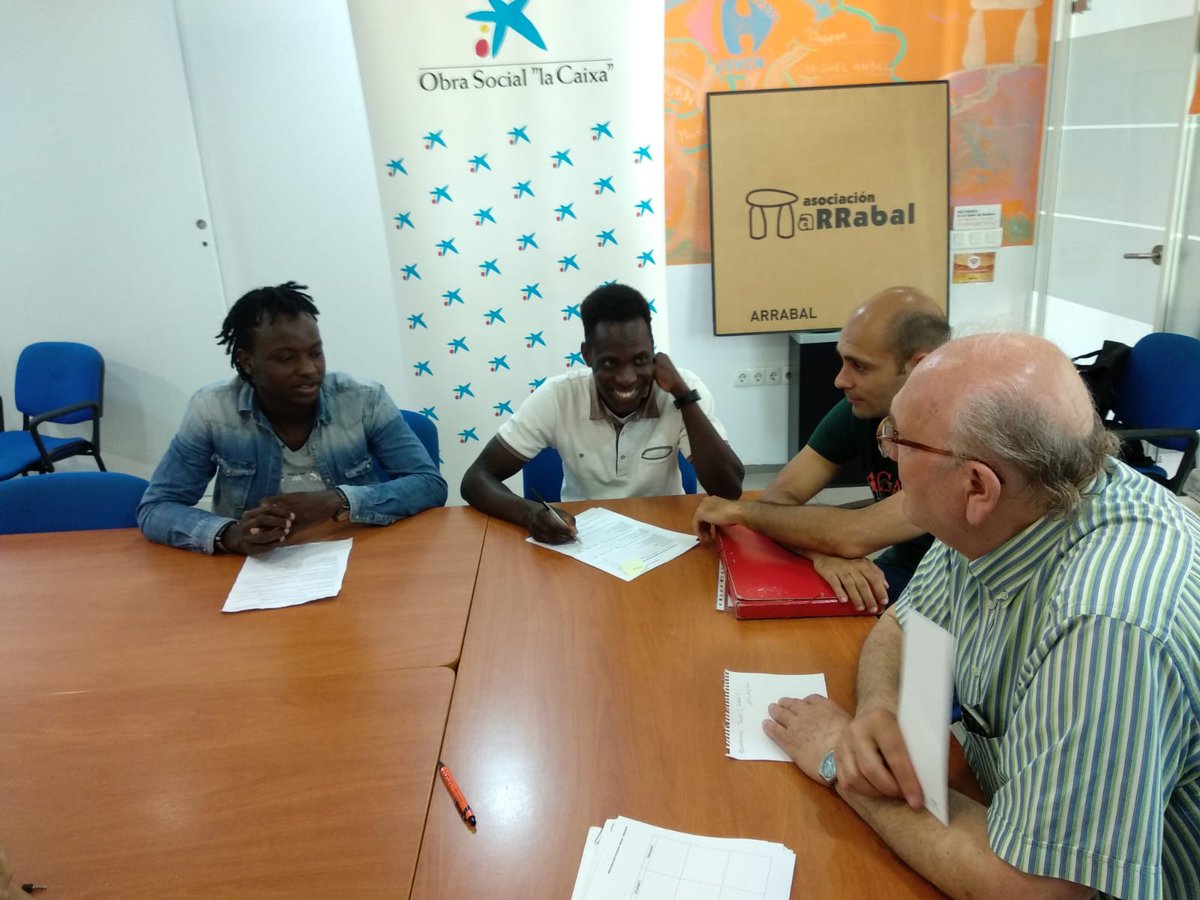 ArrabalAID's tweet photo. Terminamos #martes con primeros #emparejamientos iniciativa #mentoría #IncorporalaCaixa @FundlaCaixa @Cajasol por la q jóvenes con especial vulnerabilidad cuentan con un apoyo, un referente para contribuir a su incorporación sociolaboral. @AlvaroMatt89
@ArrabalAID @PuntReferencia https://t.co/TX6r4vRSfR