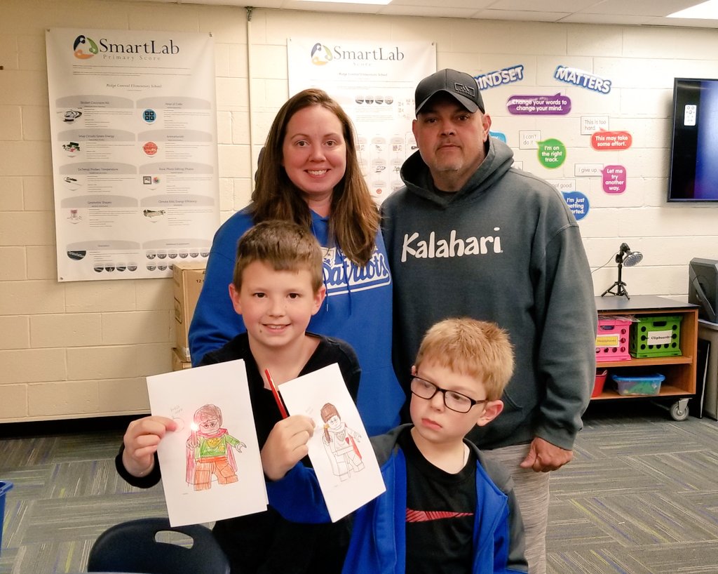 dgeorganas7's tweet image. Family STEM Night @RC_1275! #cridgepride