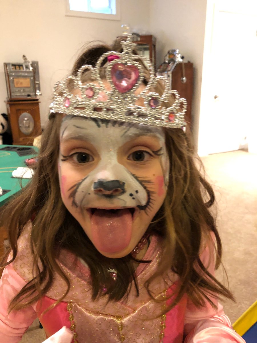 DCrapuchettes's tweet photo. Sparkles has arrived! Thanks to @cherrizard for the fantastic art and to my daughter for the inspiration. She thought the previous effect was too mean, so we changed it. The new effect is perfect!  

Sharing is caring. https://t.co/SnG868HKI4