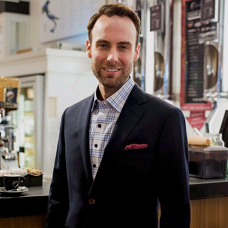 SebastienGrey's tweet photo. Add a refined edge to any shirt with a tailored suit jacket and a bold pocket square. #SebastienGrey https://t.co/o102zD4Fzs