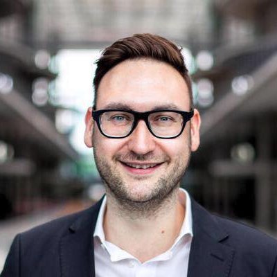 StRiXnIn3D's tweet photo. @PhilippGraefe @faznet Da du die Glaubhaftigkeit eines Menschens an dessen Haarfarbe festlegst, ist es uns doch sicher gestattet dein Gesicht als Grund für die Wörtchen "alleinerziehender Vater" in deiner Biografie anzusehen. #cdu #zähltdasalsfront #sonntagballert https://t.co/miNcfarkSe