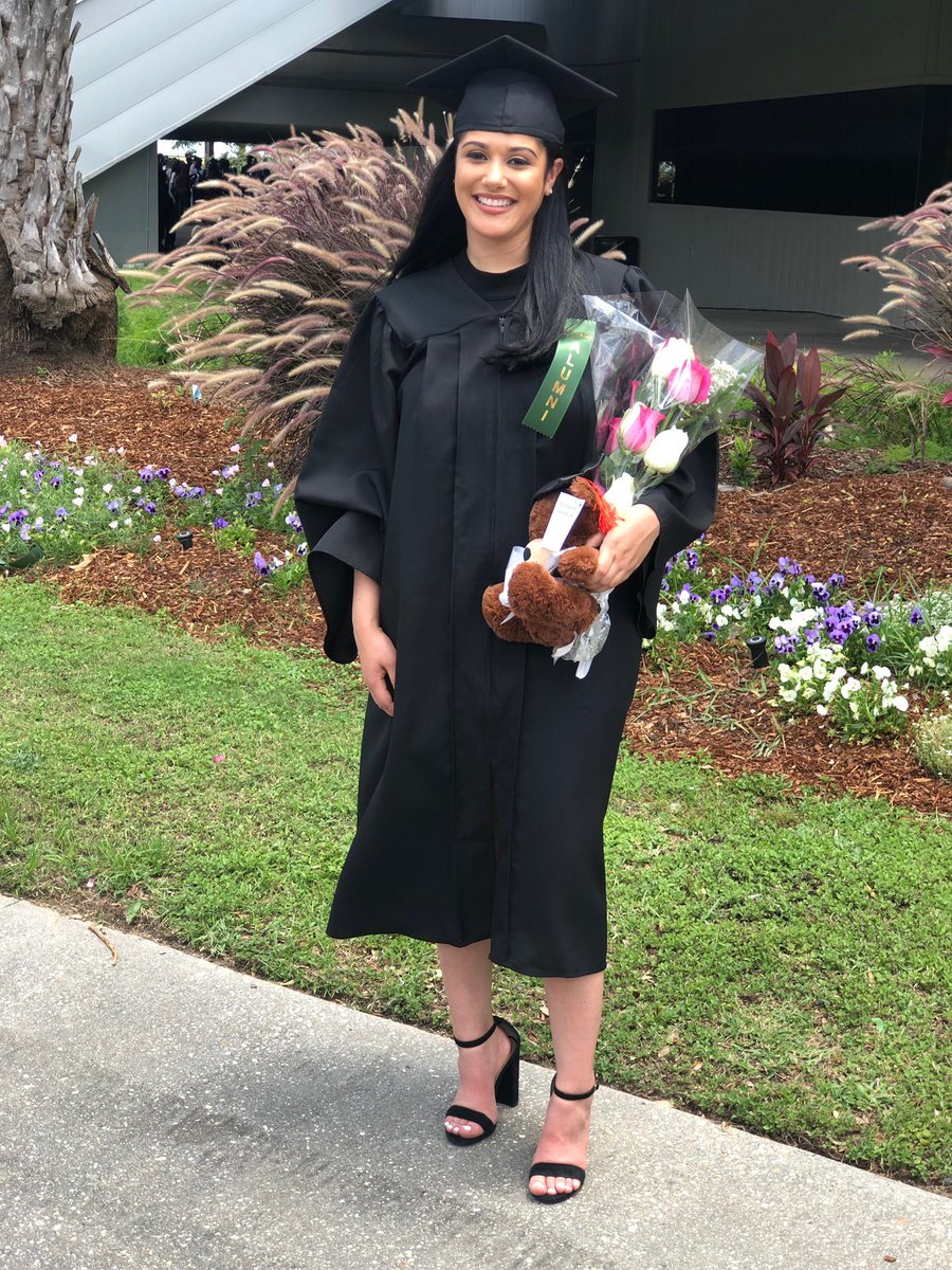 prettygirlYess_'s tweet photo. Nursing School✅ #JessicaRN #ThatsAllFolks 💉💊 https://t.co/BKbVftK6E5