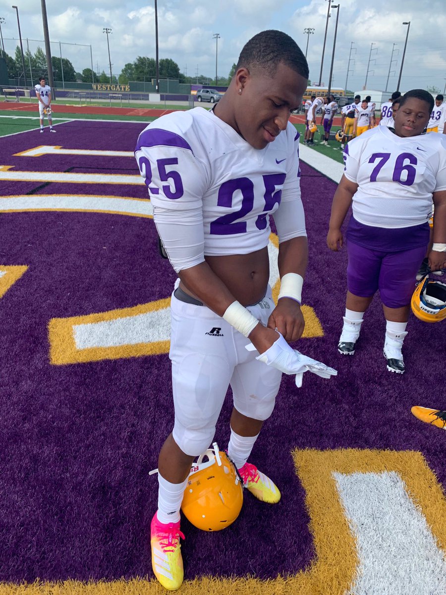 GGengius's tweet photo. last spring game💔💔💔 https://t.co/h9ISDXWBgC