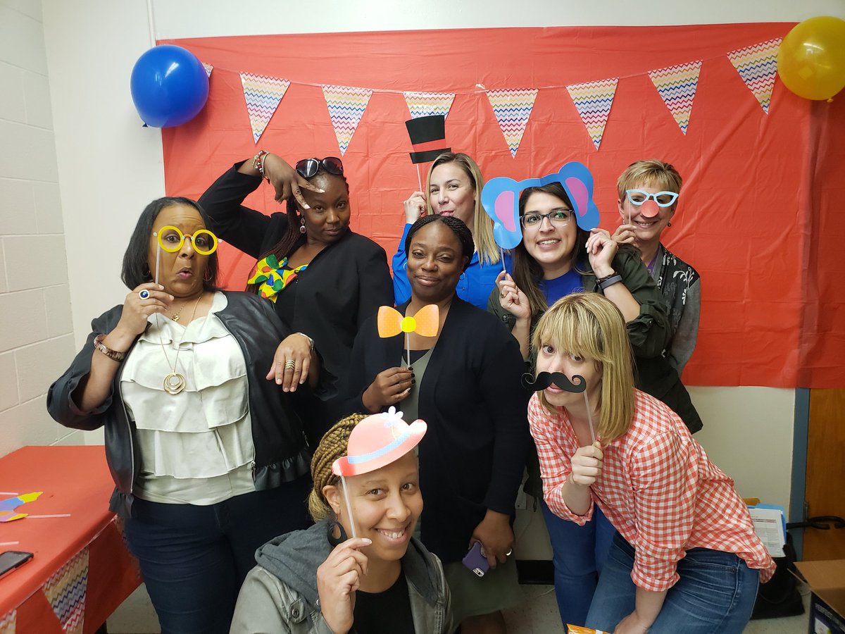 LMaiaILC's tweet photo. End of year shenanigans with our fabulous Northeast CICs!!!!! #NENetwork #ImWithTheBAND #ILCsDallasISD @ClaritaRivera18 @_Rachel_Alvarez @wcullins1 https://t.co/rVfYKqDvN8