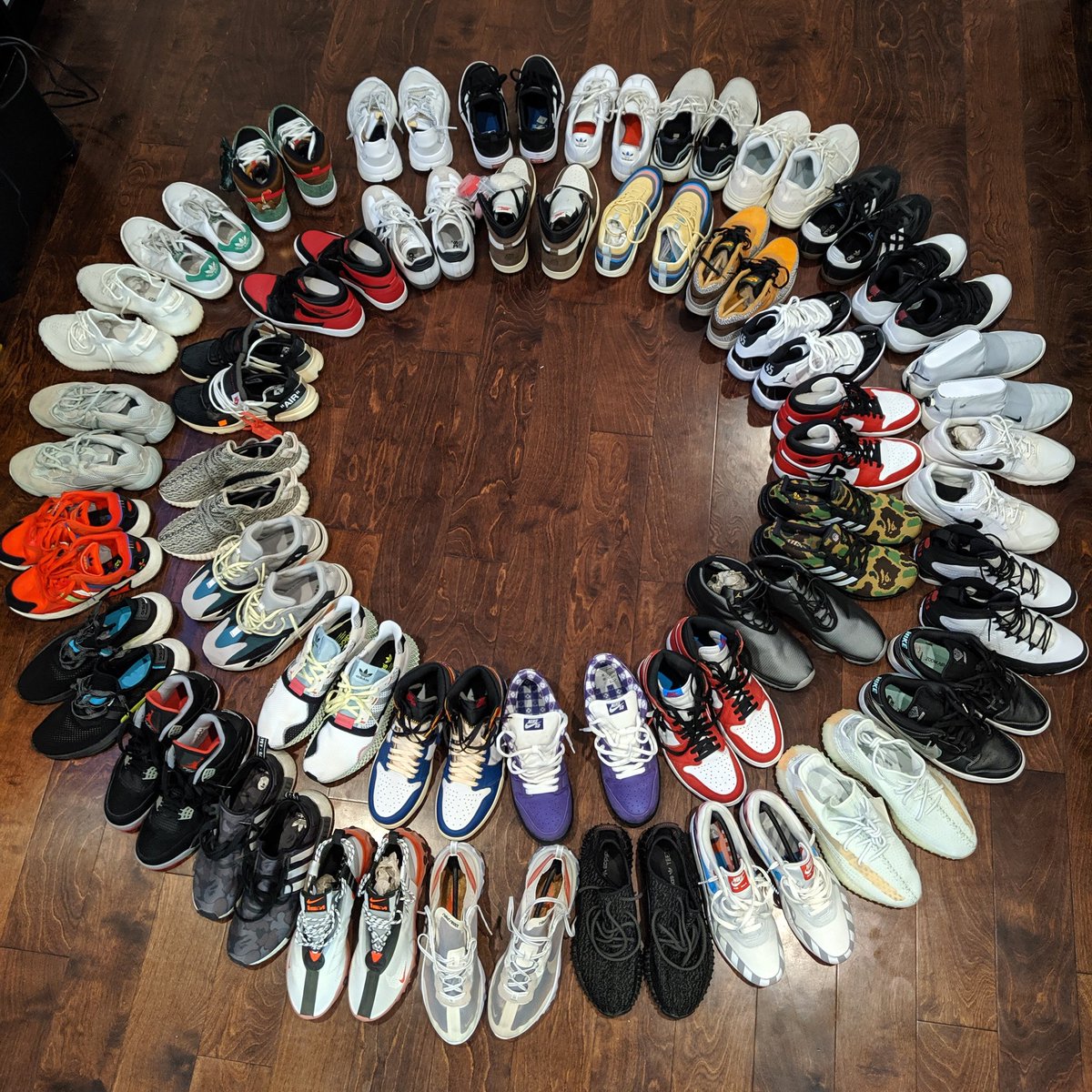 _slickrick's tweet photo. Circle of life. #sneakerfilesph #sneakers https://t.co/eA85tIAJko