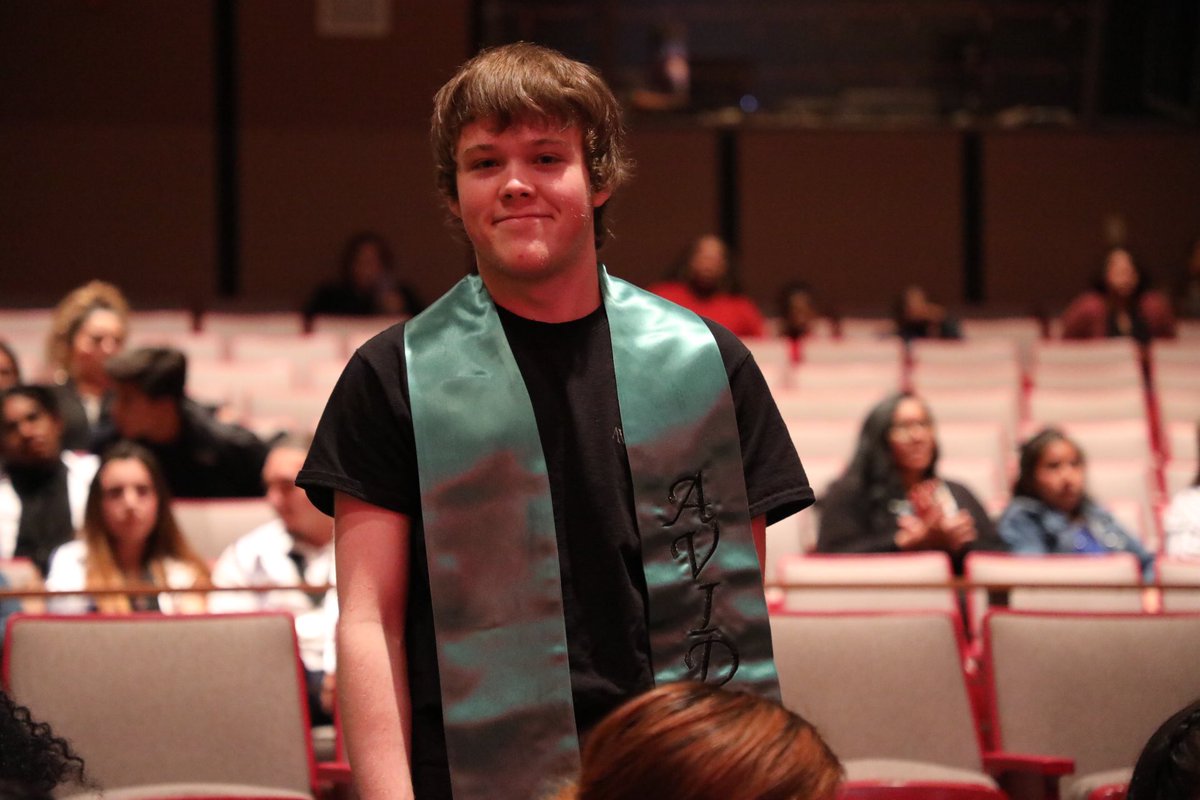 The Redlands USD Board of Education recognized AVID Seniors from <a href="/REVHSwildcats/">REVHSwildcats</a> <a href="/RedlandsHighSch/">Redlands High School</a> <a href="/CVHSBlackhawks_/">CVHSBlackhawks</a> &amp; <a href="/OrangewoodHS/">Orangewood HS</a>. Congratulations Class of 2019. #ThisisRUSD #RUSDGrad19