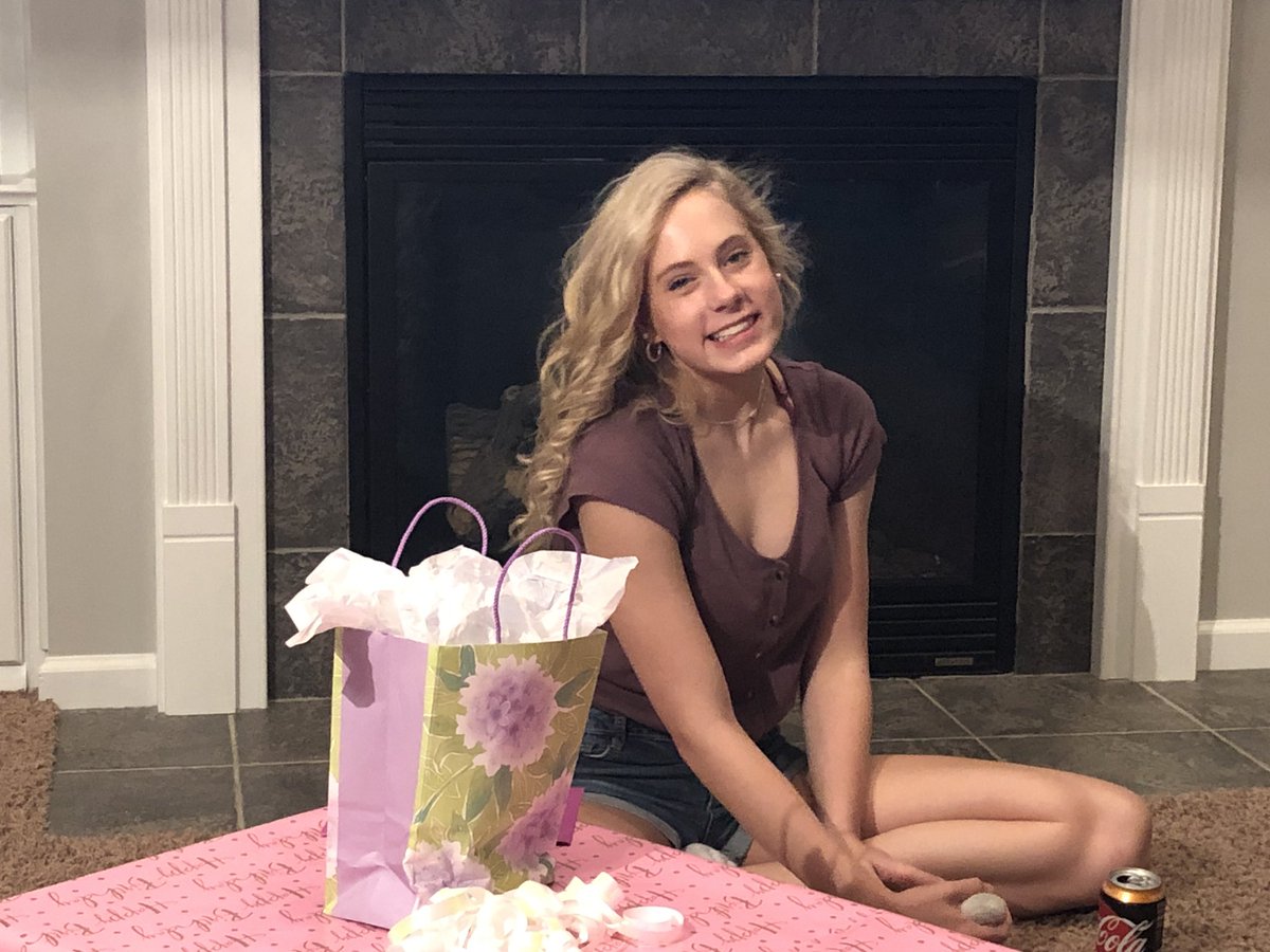 BleyKim's tweet photo. Happy Sweet 16 Maddy! https://t.co/k3MFzvJwAF