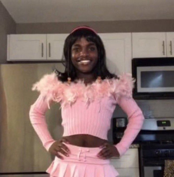 this worker at the store gave me his discount and put his number on the receipt https://t.co/EF2PmDS<a href="/tag/blacklivesmatters"class="tags"><span>#blacklivesmatters</span></a><a href="/tag/georgefloyd"class="tags"><span>#georgefloyd</span></a>