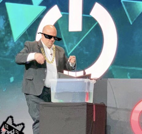 yes, he did it! Awesome show Rickatron <a href="/RickVanover/">Rick Vanover</a> great new #Veeam features are coming #dealwithit #VeeamOn was a blast so far #VanguardTakeover