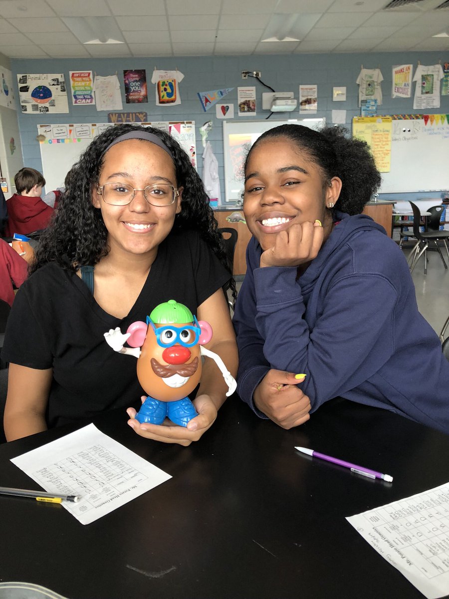 mrsboggess's tweet photo. More #Genetics, this time with Potato Heads! Thanks Ms. Peacock! #teacherBFFs #DominantandRecessive #YearinReview #WhyITeachLMMS #affectheculture @AikenPublicSch @affectheculture @LMMSRocks https://t.co/Bf25rJ3niD