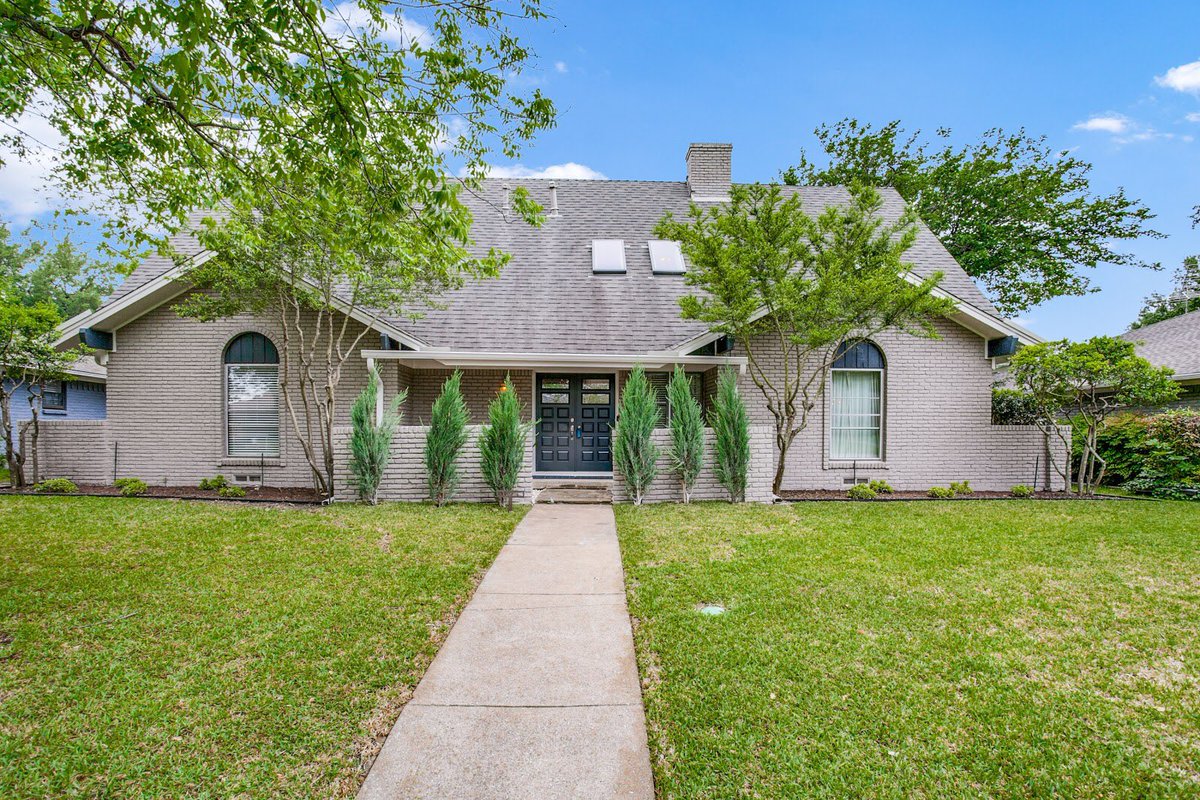 dpmrealestate's tweet photo. A family charm.

Price: $425,000
Listing Agent: .@jarradbarnes Real Estate Group | https://t.co/vJY9gIr1c3
Property Site: https://t.co/ussZ90xqxi

#daveperrymillerrealestate #dpmrealestate #dpmre #dallasrealestate #northtexasrealestate https://t.co/K2FoFQpBTR
