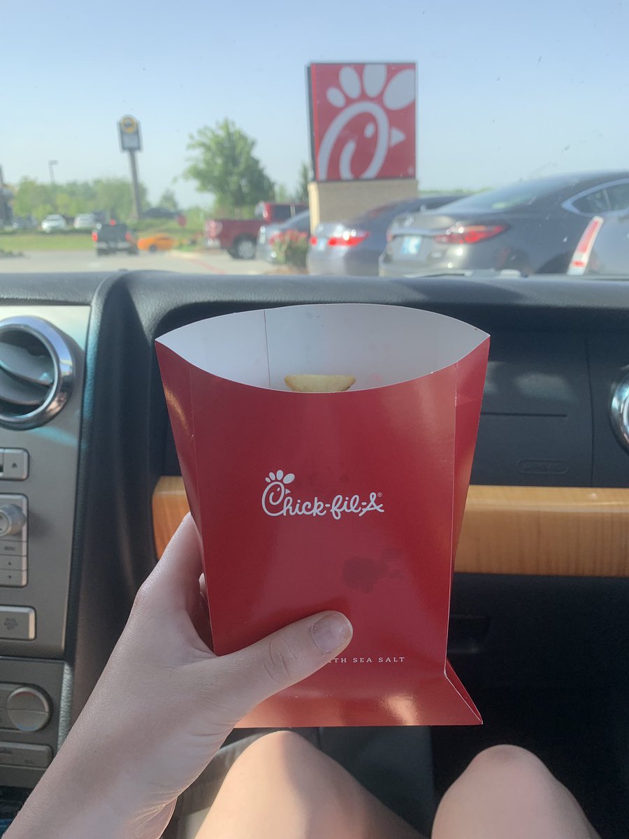 k_mckale's tweet photo. Chick-fil-A... You’ve never done me wrong before, but every relationship has its problems. I love you, but you need to do better. #largefry #straightoutofthebag https://t.co/BzEOJk8l6l