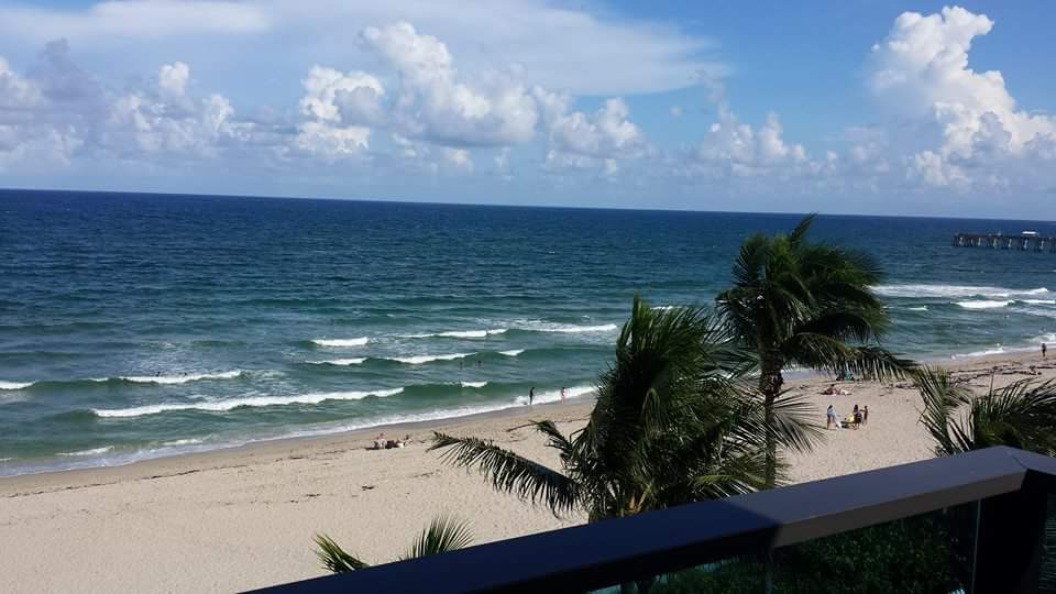 WayneLNoel's tweet photo. #WhenYouLeave the beach oh, take your trash with you. https://t.co/7fabr9iD01