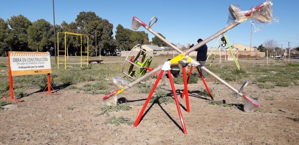 Se colocan juegos infantiles y gimnasios al aire libre en varias plazas de Viedma
bit.ly/2M3c5ps