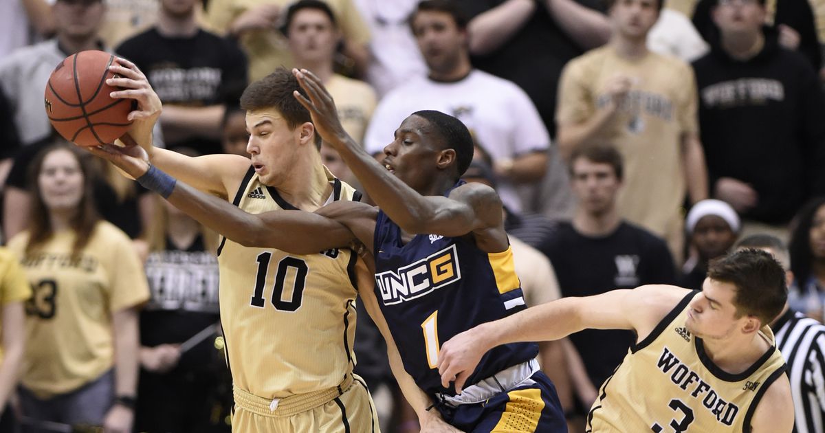 chatt_bb_fanly's tweet image. Hoover leads No. 20 Wofford to SoCon title 70-58 over UNGG #UTCMBB  fanly.link/2afa4518c6