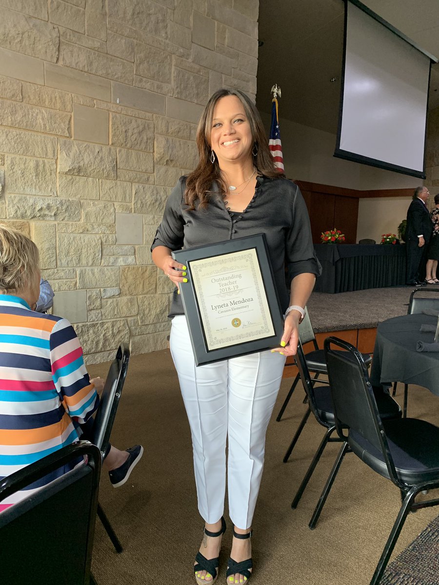 bchesser08's tweet photo. Congrats to Cavazos Teacher of the Year, Mrs. Lyneta Mendoza!!  She inspires those around her to be better, including myself, and does it with a smile on her face everyday 😁.   She is passionate about all students, their continued success, and blesses us daily! @EctorCountyISD https://t.co/5Rb9F9oNAn