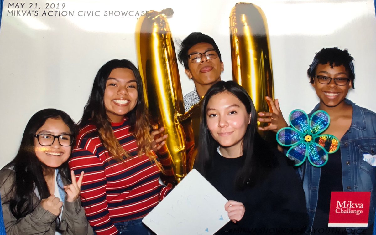 RobbinsHistory's tweet photo. Look at these amazing @GBrooksHS students who supported three different project projects from their work with the SVC and @CPSCivicLife @ChiPubSchools SVAF. Woke up so tired but seeing hundreds of young activists is def giving me life! #acshowcase2019 https://t.co/E0qtyUJYGL