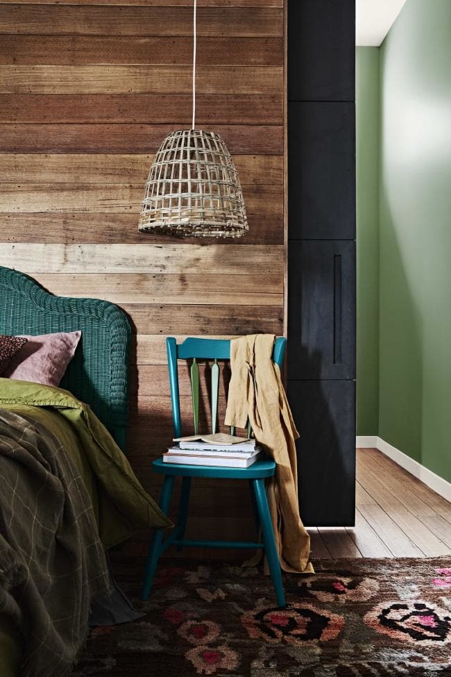 Lisa_LAbode's tweet photo. Autumn colours are so welcoming and inviting. If you don’t want to do a whole wall, try doing a block colour behind your favourite artwork to really create a pop of colour. 

Via @Vogueliving https://t.co/yMtdCDLUIt