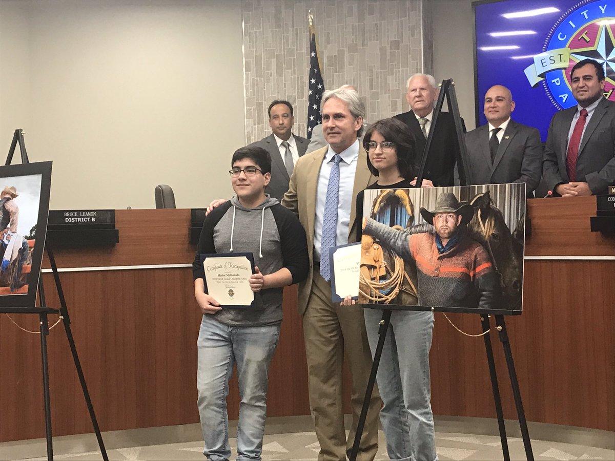 Congratulations to Melissa Sosa and Hector Maldonado for being recognized by Mayor Wagner at tonight’s city council meeting! Way to go <a href="/TexanArt/">Sam Rayburn Art</a>!! #TexanPRIDE
