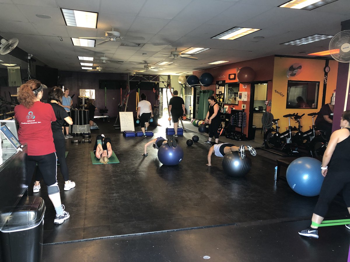 SWEATFitnessCtr's tweet photo. Shoots from Monday with Michele.π· Sign up for #GutsandButts, tomorrow at 5:00am with #CoachRodger! #RISEandSWEAT
π§
π
#Stockton #california #fitness #twitter #stocktonca #stocktoncalifornia #fitfam #exercise #gymmotivation #booty #abs #workout #FitnessGoals https://t.co/0ExDX39WO4